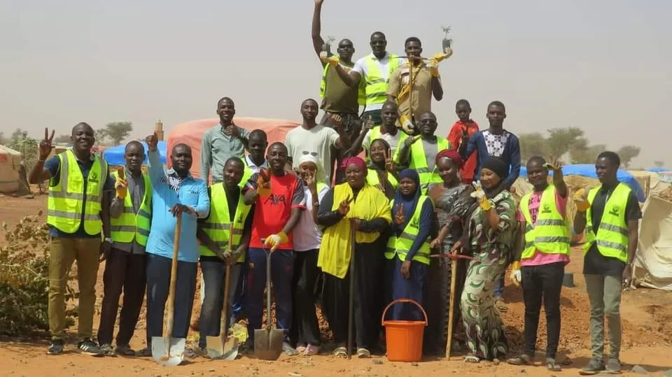 La communauté de l’Initiative Pour l’Arbre réunie sur le terrain au Niger
